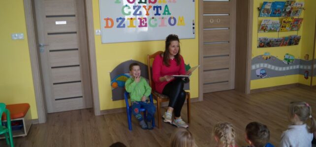 „Cała Polska czyta dzieciom”.