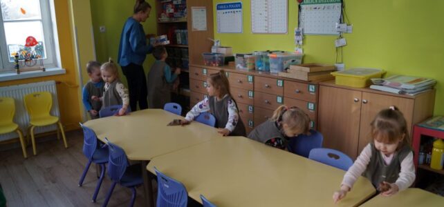 Dzień Pracusia w grupie młodszej. Dzień Pracusia w grupie młodszej.