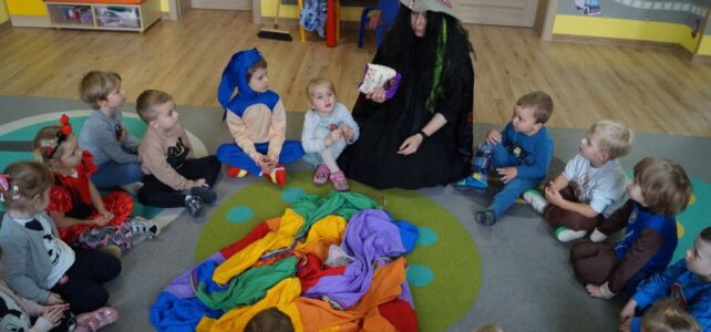 Dzień postaci bajek w grupie młodszej. Dzień postaci bajek w grupie młodszej.