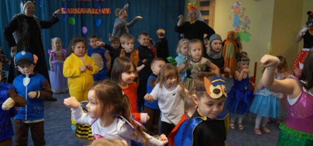 Bal karnawałowy w przedszkolu;) Bal karnawałowy w przedszkolu;)