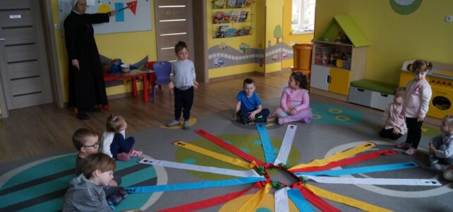 Zabawy z „Wiatrakiem matematycznym”.