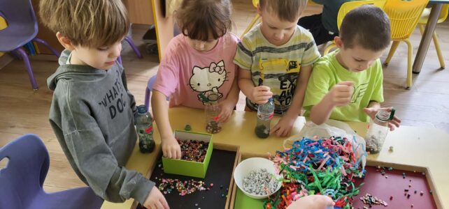 Sensoryczne butelki.