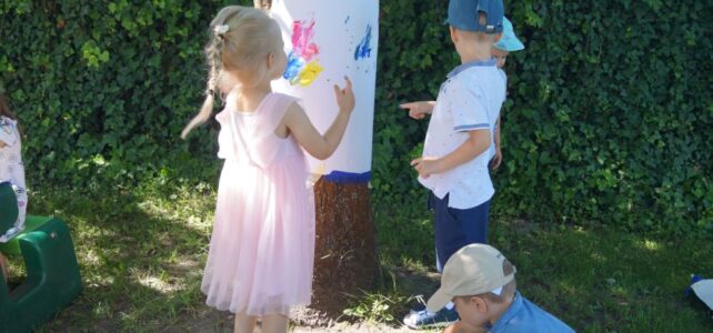 Lato widziane oczami dziecka – plener malarski grup Stokrotki i Bratki!